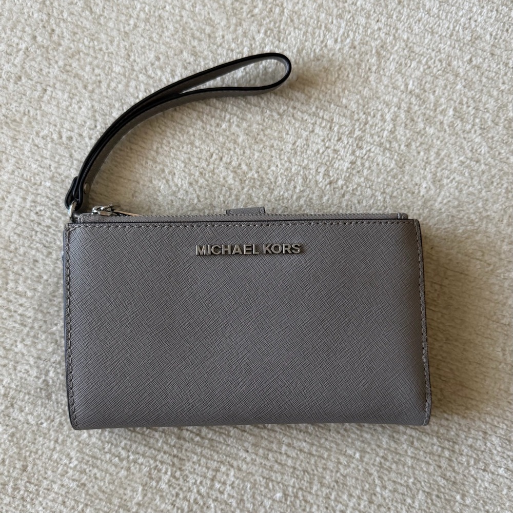 Michael Kors Double Zip Wristlet, EUC